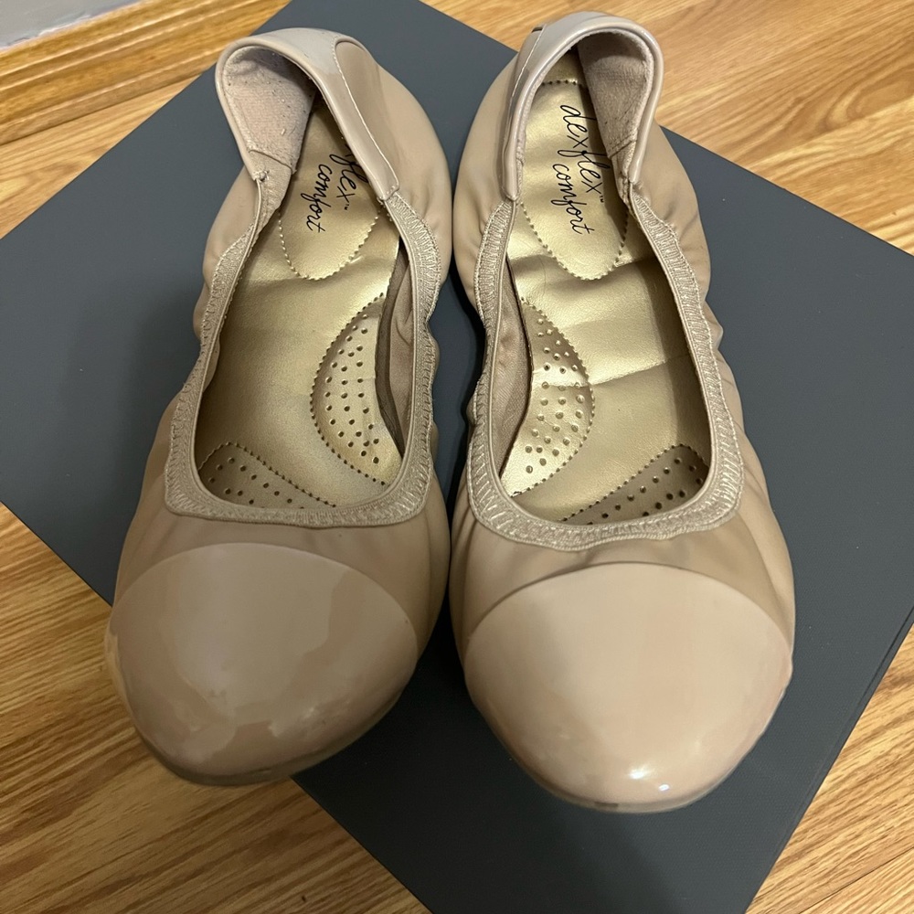 Dexflex comfort nude dress slip ons in size 10.